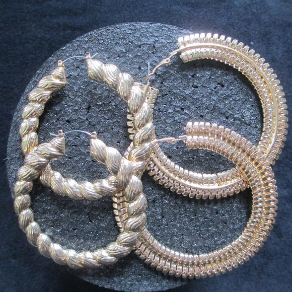 BUNDLE OF GLAM TWIST HOOP EARRINGS - Picture 6 of 14